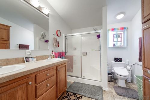 6460 Convoy Ct, San Diego CA  92117-2323 exterior