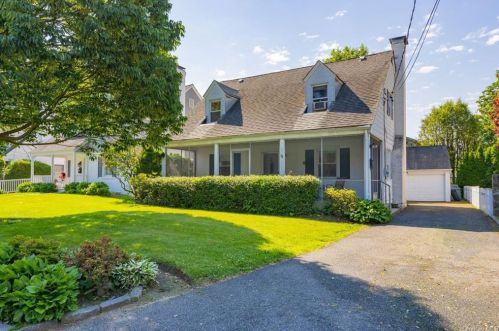 11 John Alden Rd, New Rochelle, NY 10801-1410