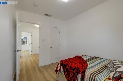 1802 88th Ave, Oakland CA  94621-1008 exterior