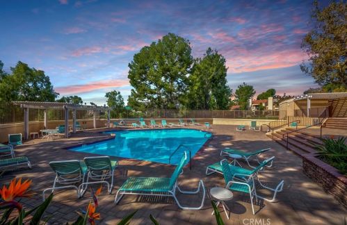 402 Westchester Pl, Fullerton CA  92835-2705 exterior