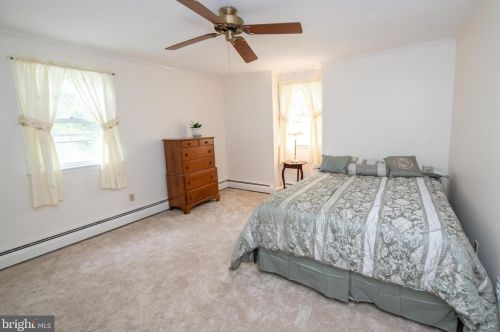 173 Marmic Dr, Southampton PA 18966-1724 exterior