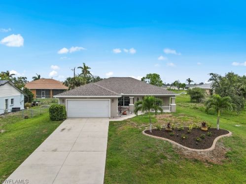 613 10th Ter, Cape Coral, FL 33991-2703
