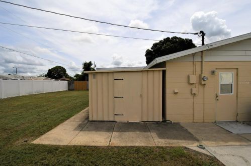 4031 Reggie Dr, Tarpon Springs FL  34691-3547 exterior