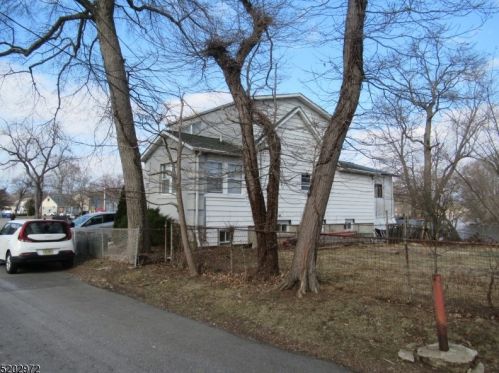 148 Island Ave, West Paterson, NJ 07424-1221