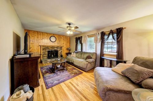 6 Sunset Dr, Monticello NY  12701-4500 exterior
