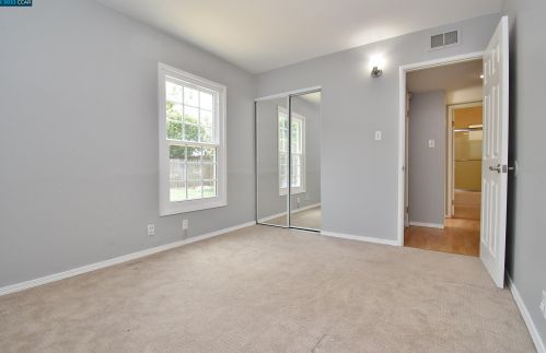 4066 Kensington Dr, Concord CA  94521-3333 exterior