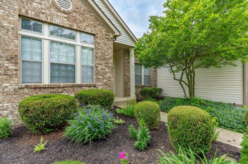2236 Deveron Ln, Darbydale, OH 43123-1089