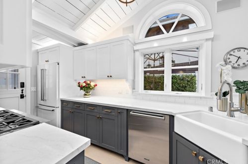 104 Onyx Ave, Newport Beach CA  92662-1208 exterior
