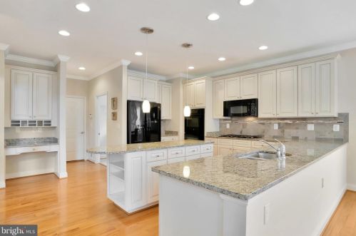 315 Lewis Washington Dr, Charles Town WV  25414-5666 exterior