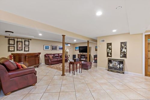 51 Meadow Rd, Briarcliff NY  10510-1134 exterior