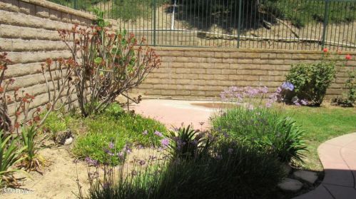 1004 Poplar Ct, Simi Valley CA 93065-6015 exterior