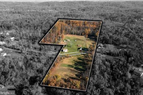 2381 Little Rd, Perkiomenville, PA 18074-9629