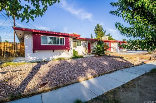 15581 Del Rey Dr, Victorville, CA 92395-3665