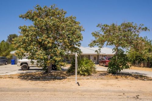 13020 El Rio Rd, Victorville, CA 92392-9629