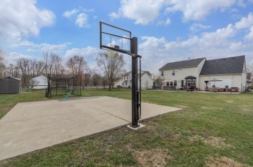 634 Ellen Dr, Cincinnati OH 45255-4917 exterior