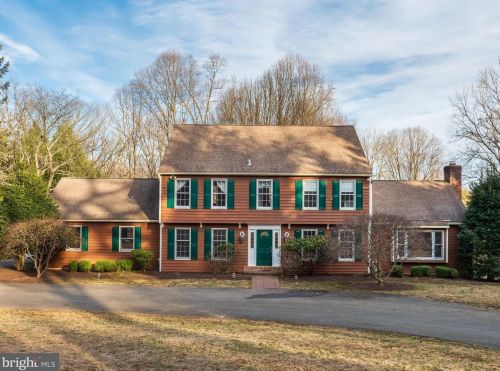461 Bishop Hollow Rd, Newtown Square, PA 19073-3135