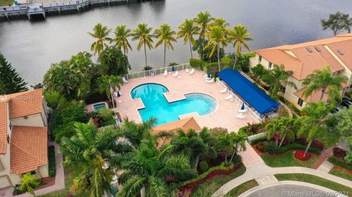 6499 Via Regina, Boca Raton FL  33433-3907 exterior