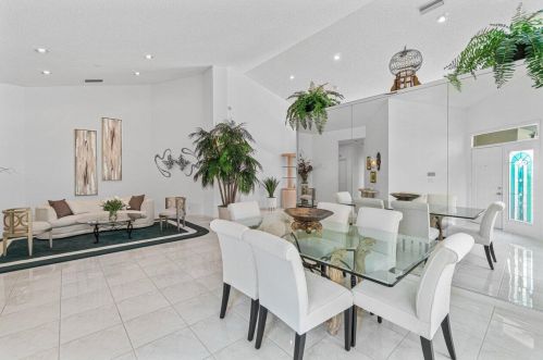 8241 Horseshoe Bay Rd, Boynton Beach, FL 33472-5043