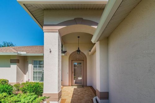 11143 Sun Tree Rd, Port Richey, FL 34667-5541