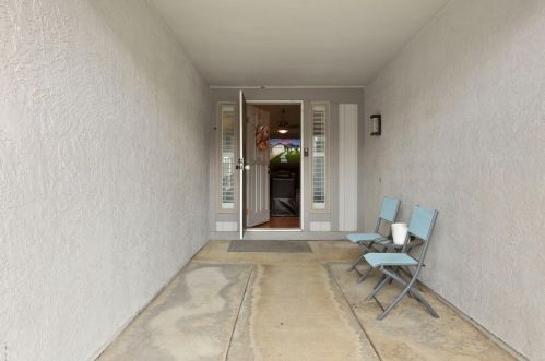 9020 Lismore Dr, Elk Grove CA  95624-2661 exterior