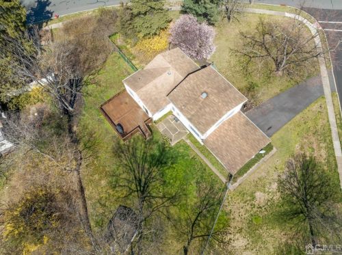 2 Perry Rd, East Brunswick NJ  08816-1324 exterior