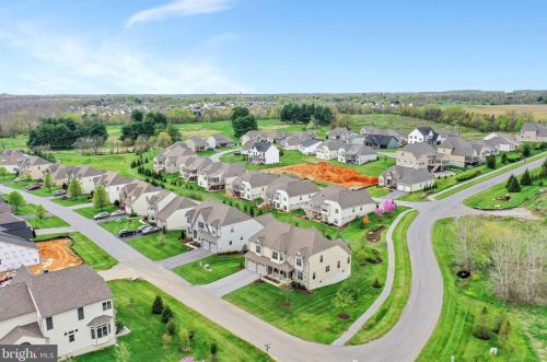 315 Lewis Washington Dr, Charles Town WV  25414-5666 exterior