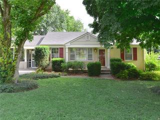 533 Inwood Dr, Nashville, TN 37211-3633