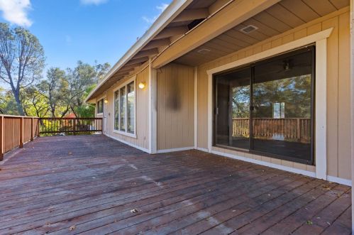 18252 Hummingbird Dr, Lake Wildwood CA  95946-9699 exterior