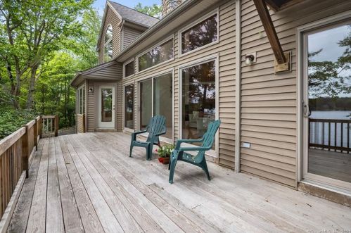 195 Blood St, Lyme, CT 06371-3511