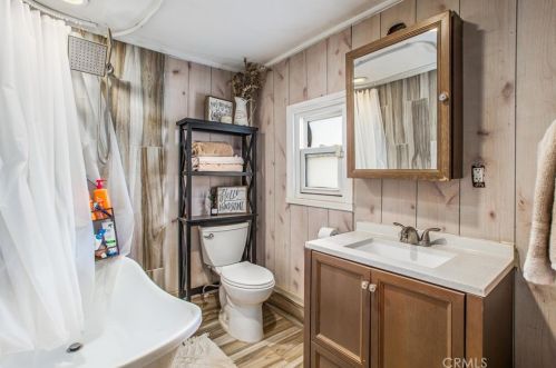 8435 Mission Blvd, Riverside CA  92509-2976 exterior