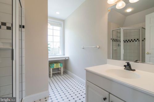 5 Gregory Ln, Newtown Square PA  19073-1518 exterior