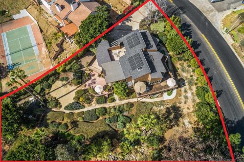 9903 Grandview Dr, La Mesa, CA 91941-6835