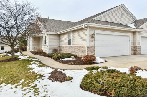 618 Park Dr, Waterford WI  53185-2890 exterior