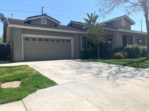 2579 Duke Ave, Fresno, CA 93727-8831