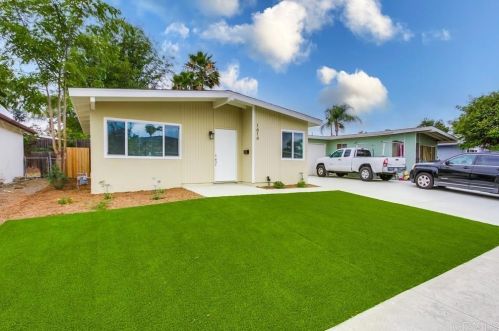 1614 Calle Bienvenido, Vista, CA 92084-3252
