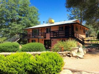 39245 Washburn Ln, Oakhurst, CA 93644-9350
