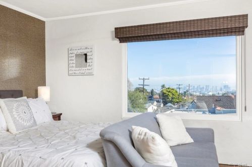 3336 Elliott St, San Diego CA 92106-1326 exterior