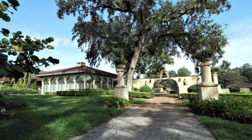 2716 Clubhouse Rd, Lakeland, FL 33812-4001
