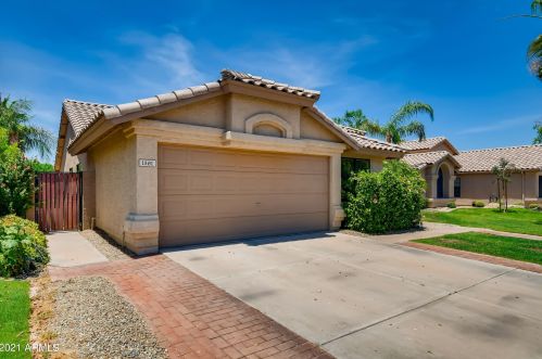 1381 Honeysuckle Ln, Chandler, AZ 85248-3714