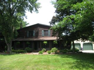 2895 Honor Ln, Akron, OH 44312-5039