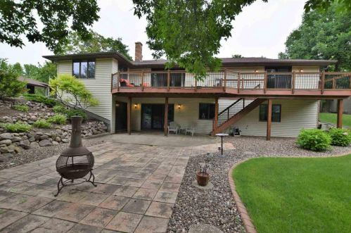 1231 Gerhardt Ln, Green Bay, WI 54313-5683