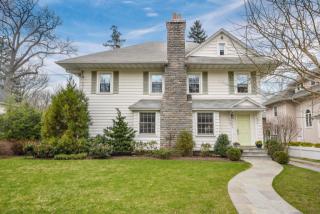 509 Highbrook Ave, New Rochelle, NY 10803-2227