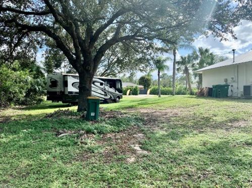 2785 27th Ave, Naples FL  34120-0434 exterior