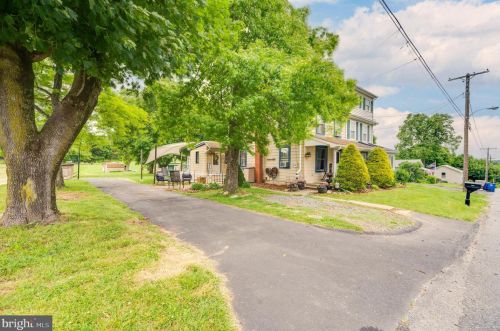 343 Chestnut St, Dauberville, PA 19533-9248