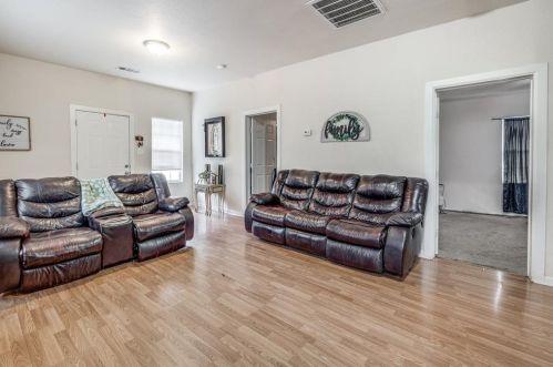 4432 Sandage Ave, Fort Worth, TX 76115-1915
