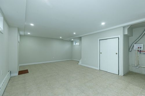 34 5th Ave, New Hyde Park NY  11040-5004 exterior