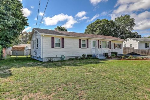 4 Audrey Ct, Coventry, RI 02816-5960