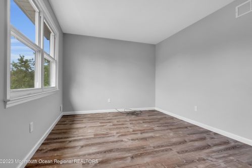 21 Kenneth Dr, Tinton Falls NJ  07712-2824 exterior