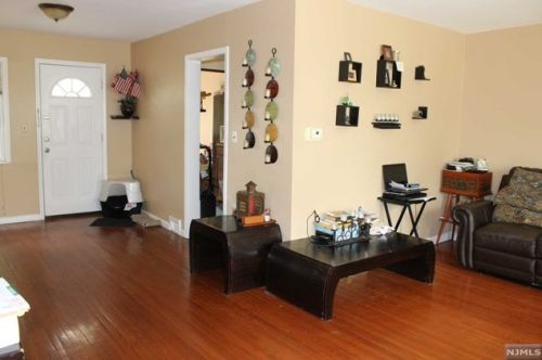 98 Howland Ave, Teaneck NJ  07666-6042 exterior