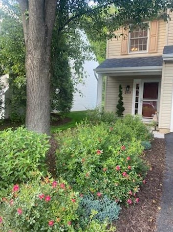 255 Commons Dr, Oakmont, PA 15139-1190